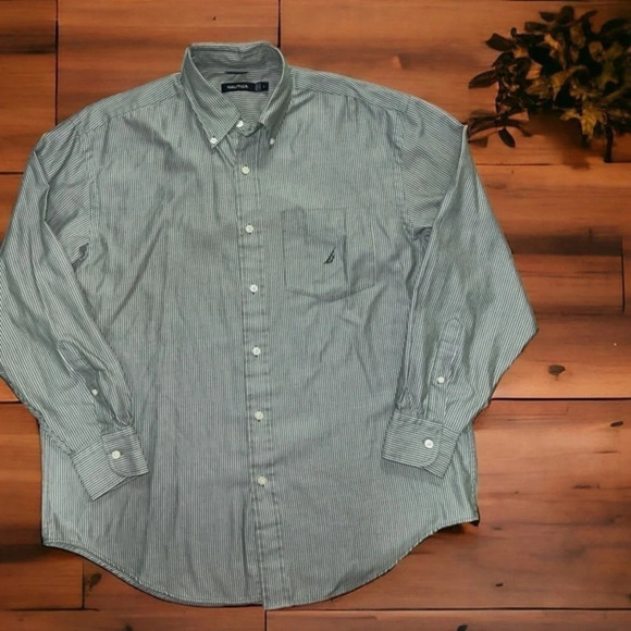 Nautica Long Sleeve Dress/Casual Shirt - Picture 1 of 11